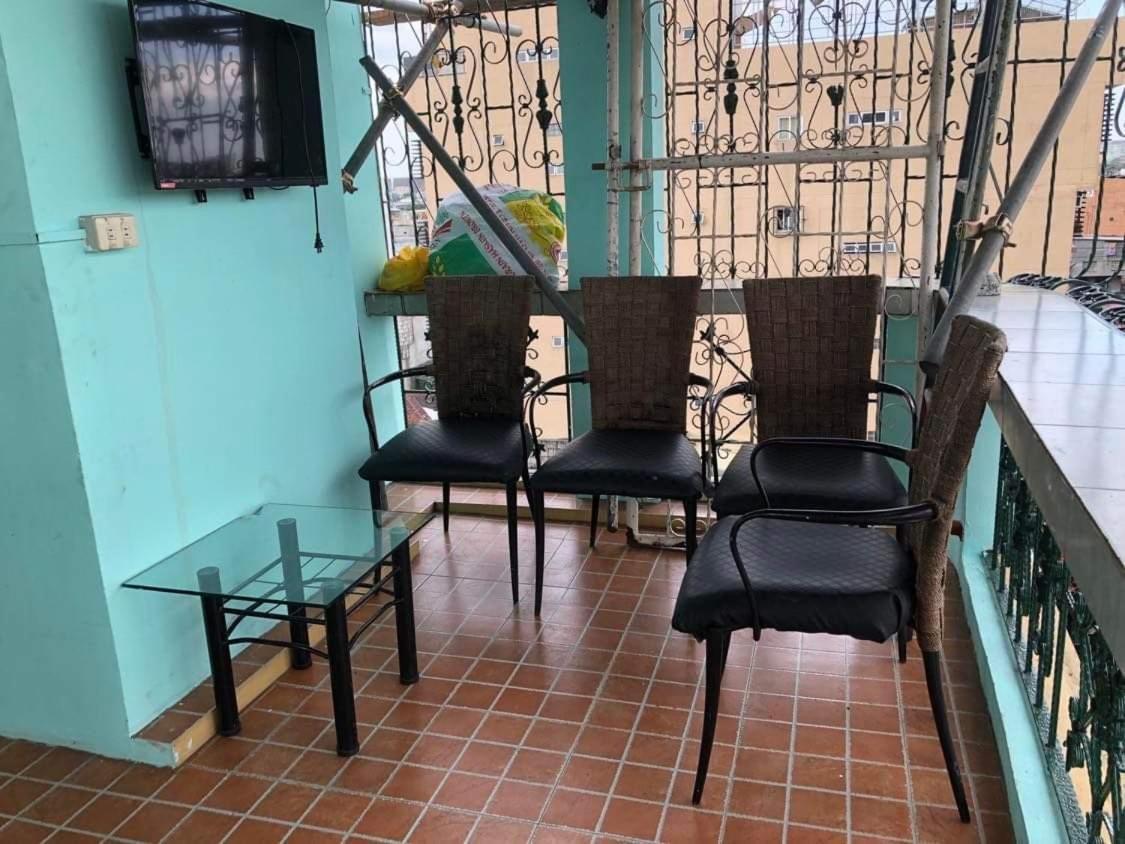 The Mansion - Backpackers Near Airport Apartment Manila Bagian luar foto