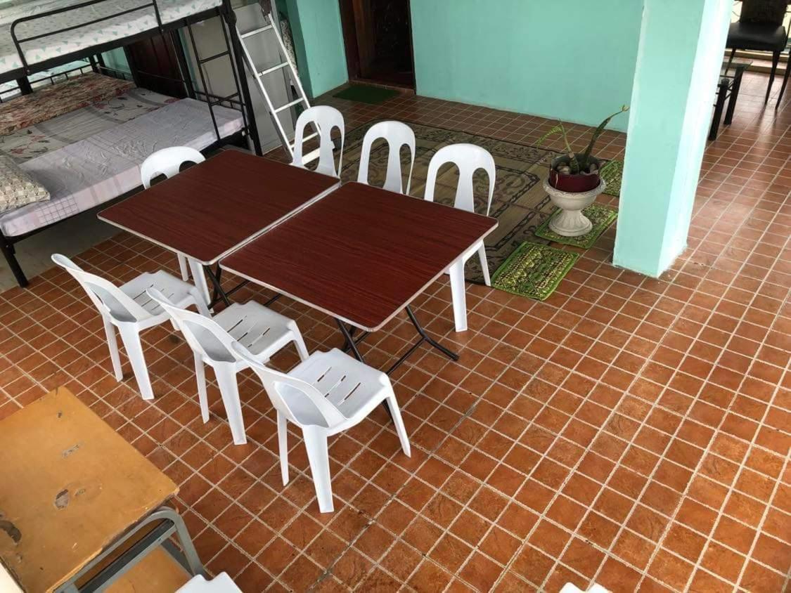 The Mansion - Backpackers Near Airport Apartment Manila Bagian luar foto