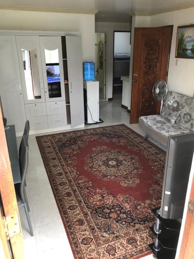 The Mansion - Backpackers Near Airport Apartment Manila Bagian luar foto