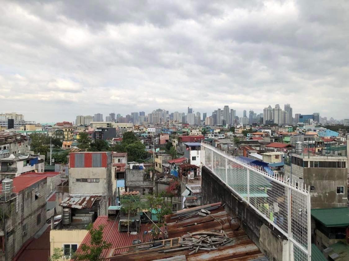 The Mansion - Backpackers Near Airport Apartment Manila Bagian luar foto
